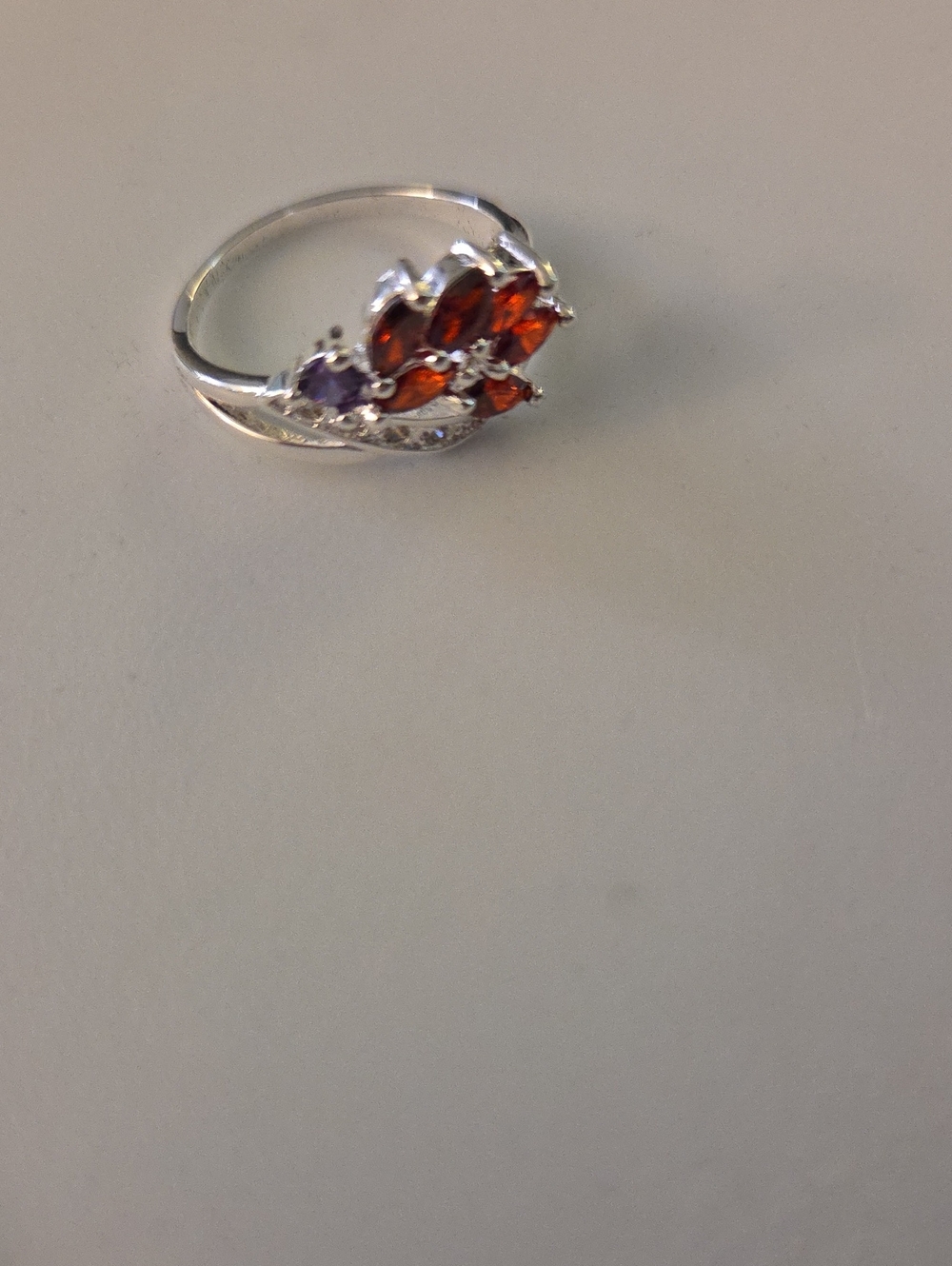 NEW - Ring...size 8 - Picture 4 of 7
